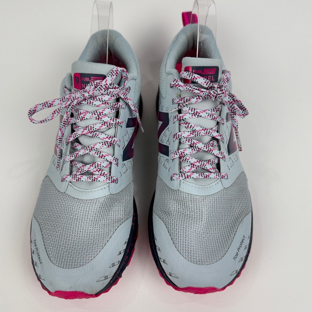 New Balance Women's Size 9.5 WTNTRRL1 Trail Running Shoes Gray Pink - Picture 2 of 9